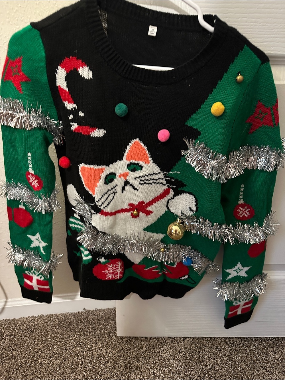 Festive Cat Holiday Sweater - Green & Black funny size Xs